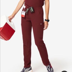 Figs Yola Skinny Scrub Pants in Burgundy